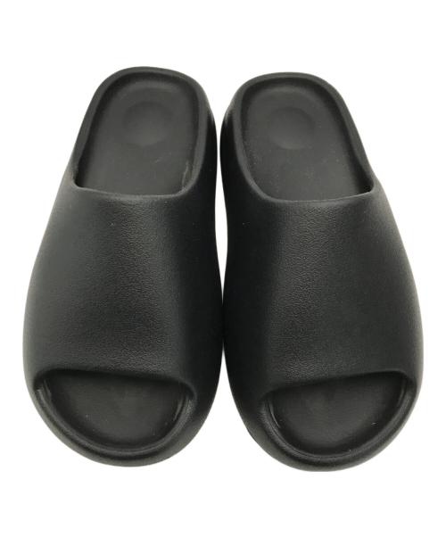 YEEZY（イージー）YEEZY (イージー) SLIDE サンダル ブラック サイズ:8 未使用品の古着・服飾アイテム