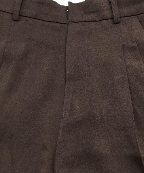 TODAYFUL（トゥデイフル）TODAYFUL (トゥデイフル) タックワイド スラックス ブラウン サイズ:36の古着・服飾アイテム