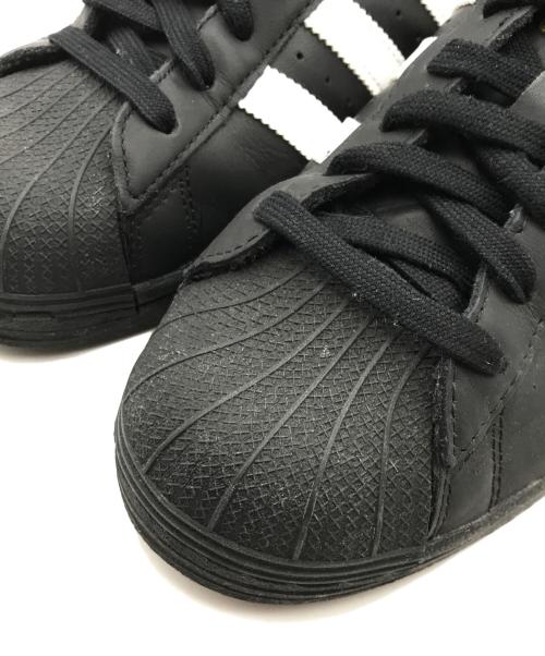 adidas（アディダス）adidas (アディダス) SUPERSTARローカットスニーカー ブラック サイズ:26.5cmの古着・服飾アイテム