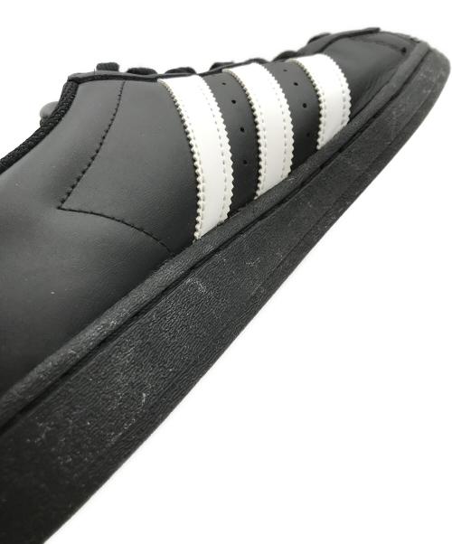 adidas（アディダス）adidas (アディダス) SUPERSTARローカットスニーカー ブラック サイズ:26.5cmの古着・服飾アイテム