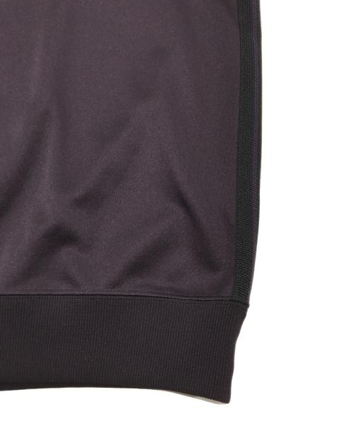 Needles（ニードルズ）Needles (ニードルズ) トラッククルーネックシャツ/ロゴ入りカットソー ブラウン サイズ:Lの古着・服飾アイテム