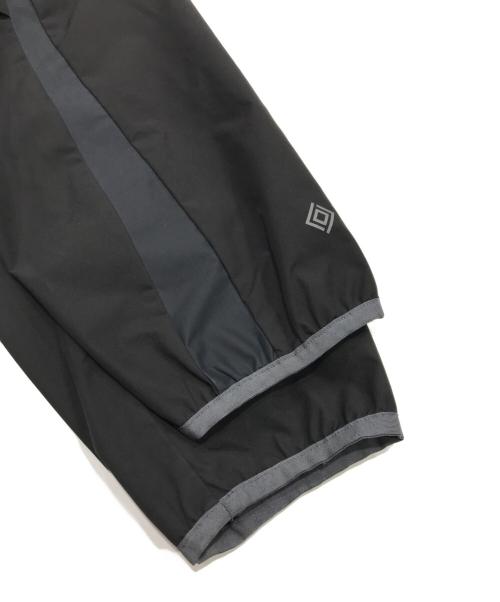 SOMEWHERE OUTSIDE HIKING COMPANY（サムウェア・アウトサイド・ハイキング・カンパニー）SOMEWHERE OUTSIDE HIKING COMPANY (サムウェア・アウトサイド・ハイキング・カンパニー) サーペントライン ウィンドブレーカー/ジップジャケット ブラック サイズ:Lの古着・服飾アイテム