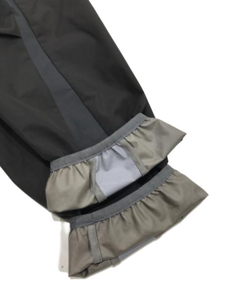 SOMEWHERE OUTSIDE HIKING COMPANY（サムウェア・アウトサイド・ハイキング・カンパニー）SOMEWHERE OUTSIDE HIKING COMPANY (サムウェア・アウトサイド・ハイキング・カンパニー) サーペントライン ウィンドブレーカー/ジップジャケット ブラック サイズ:Lの古着・服飾アイテム