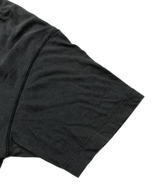 STONE ISLAND（ストーンアイランド）STONE ISLAND (ストーンアイランド) フロントロゴVネック半袖カットソー/Tシャツ グレー サイズ:Sの古着・服飾アイテム