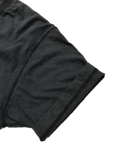 STONE ISLAND（ストーンアイランド）STONE ISLAND (ストーンアイランド) フロントロゴVネック半袖カットソー/Tシャツ グレー サイズ:Sの古着・服飾アイテム