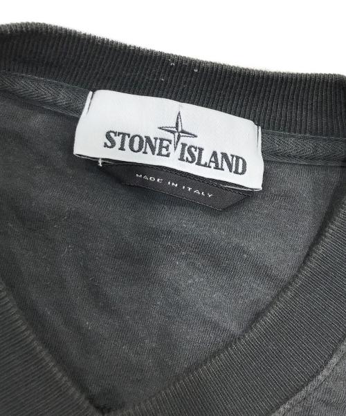 STONE ISLAND（ストーンアイランド）STONE ISLAND (ストーンアイランド) フロントロゴVネック半袖カットソー/Tシャツ グレー サイズ:Sの古着・服飾アイテム
