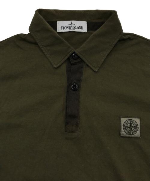 STONE ISLAND（ストーンアイランド）STONE ISLAND (ストーンアイランド) フロントロゴポロシャツ カーキ サイズ:Sの古着・服飾アイテム
