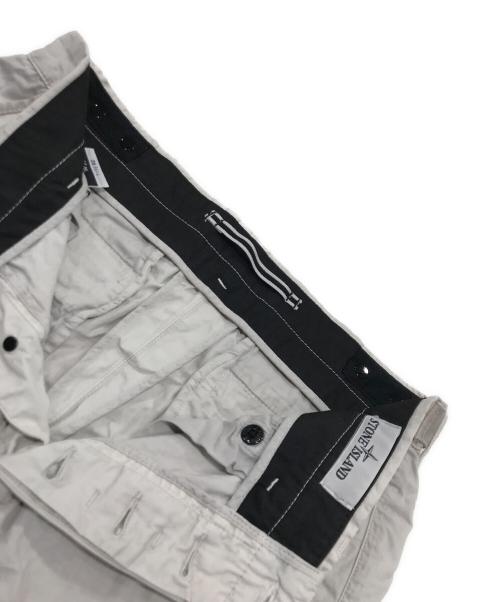 STONE ISLAND（ストーンアイランド）STONE ISLAND (ストーンアイランド) クロップドカーゴパンツ アイボリー サイズ:W29の古着・服飾アイテム
