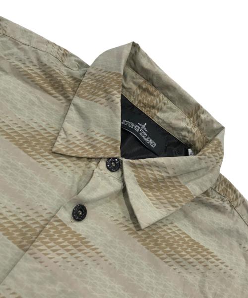 STONE ISLAND（ストーンアイランド）STONE ISLAND (ストーンアイランド) 総柄シャツ/半袖シャツ ベージュ サイズ:Sの古着・服飾アイテム