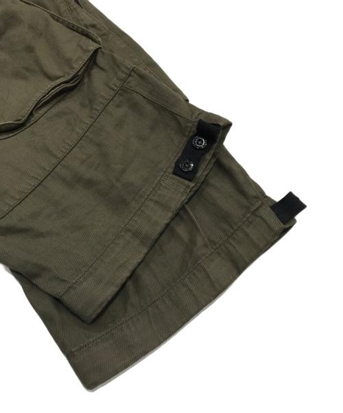 STONE ISLAND（ストーンアイランド）STONE ISLAND (ストーンアイランド) ショートパンツ/ハーフパンツ カーキ サイズ:46の古着・服飾アイテム