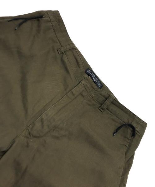 STONE ISLAND（ストーンアイランド）STONE ISLAND (ストーンアイランド) ショートパンツ/ハーフパンツ カーキ サイズ:46の古着・服飾アイテム