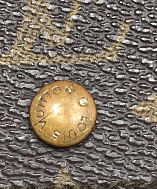 LOUIS VUITTON（ルイ ヴィトン）LOUIS VUITTON (ルイ ヴィトン) 2つ折り財布/ポルトモネ・ビエ・トレゾール ブラウンの古着・服飾アイテム