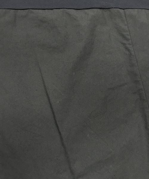 BEARDSLEY（ビアズリー）BEARDSLEY (ビアズリー) カットコンビフレアワンピース/半袖ワンピース ブラック サイズ:Fの古着・服飾アイテム