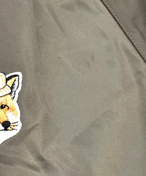 maison kitsune（メゾンキツネ）MAISON KITSUNE (メゾンキツネ) フォックスワッペンナイロンフーデッドジャケット/ジップフードジャケット ベージュ サイズ:Sの古着・服飾アイテム