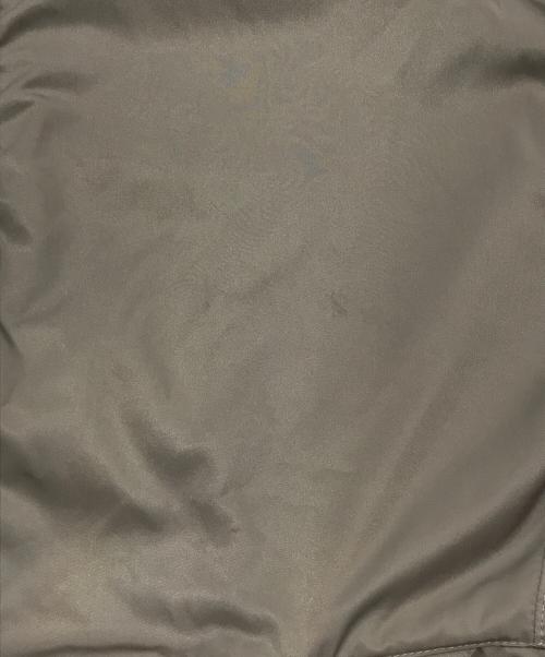 maison kitsune（メゾンキツネ）MAISON KITSUNE (メゾンキツネ) フォックスワッペンナイロンフーデッドジャケット/ジップフードジャケット ベージュ サイズ:Sの古着・服飾アイテム