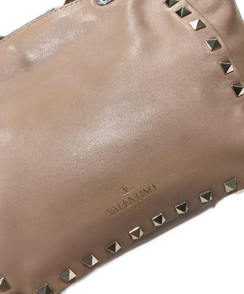 VALENTINO（ヴァレンティノ）VALENTINO (ヴァレンティノ) ロックスタッズ2WAYバッグ ベージュの古着・服飾アイテム