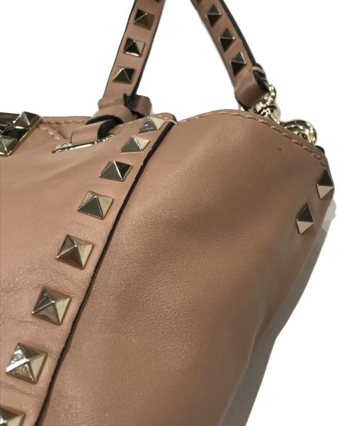 VALENTINO（ヴァレンティノ）VALENTINO (ヴァレンティノ) ロックスタッズ2WAYバッグ ベージュの古着・服飾アイテム