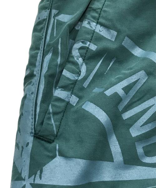 STONE ISLAND（ストーンアイランド）STONE ISLAND (ストーンアイランド) ロゴプリントショートパンツ/ハーフパンツ グリーン サイズ:Sの古着・服飾アイテム