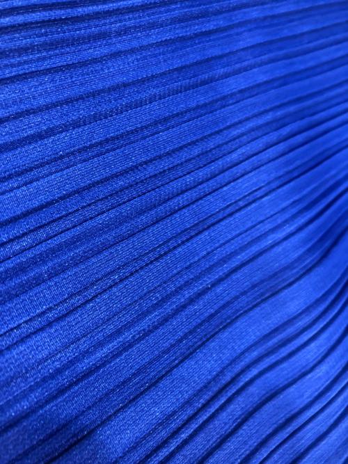 PLEATS PLEASE（プリーツプリーズ）PLEATS PLEASE (プリーツプリーズ) スキッパープリーツワンピース/長袖ワンピース ブルー サイズ:3の古着・服飾アイテム