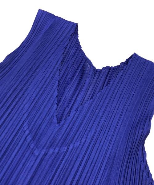 PLEATS PLEASE（プリーツプリーズ）PLEATS PLEASE (プリーツプリーズ) Vネックプリーツノースリーブワンピース ブルー サイズ:3の古着・服飾アイテム