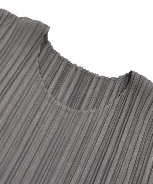 PLEATS PLEASE（プリーツプリーズ）PLEATS PLEASE (プリーツプリーズ) ショートスリーブプリーツワンピース グレー サイズ:3の古着・服飾アイテム