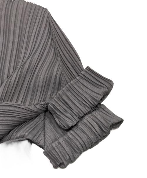 PLEATS PLEASE（プリーツプリーズ）PLEATS PLEASE (プリーツプリーズ) ショートスリーブプリーツワンピース グレー サイズ:3の古着・服飾アイテム