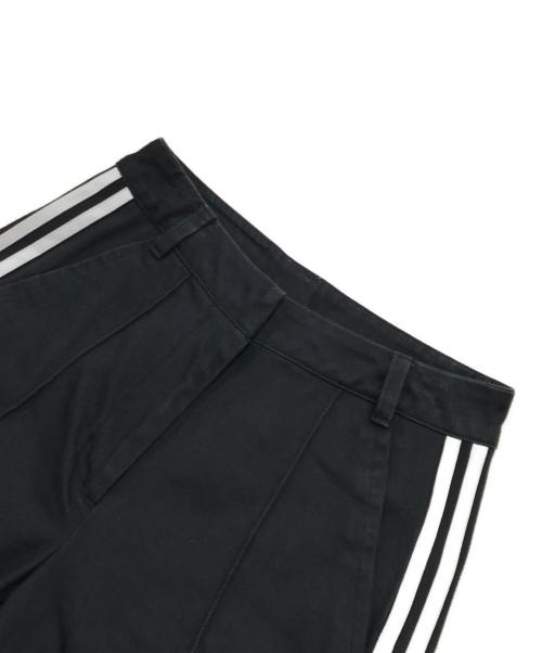 adidas（アディダス）adidas (アディダス) KSENIA SCHNAIDER (クセニア シュナイダー) リプロセス スリット トラックパンツ ブラック×ホワイト サイズ:Mの古着・服飾アイテム