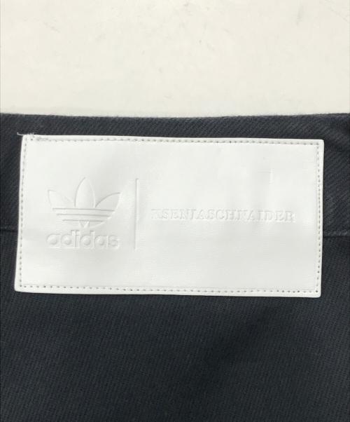 adidas（アディダス）adidas (アディダス) KSENIA SCHNAIDER (クセニア シュナイダー) リプロセス スリット トラックパンツ ブラック×ホワイト サイズ:Mの古着・服飾アイテム