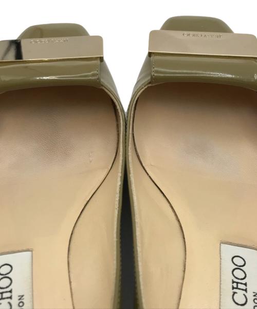 JIMMY CHOO（ジミーチュウ）JIMMY CHOO (ジミーチュウ) エナメルパンプス カーキ サイズ:37の古着・服飾アイテム