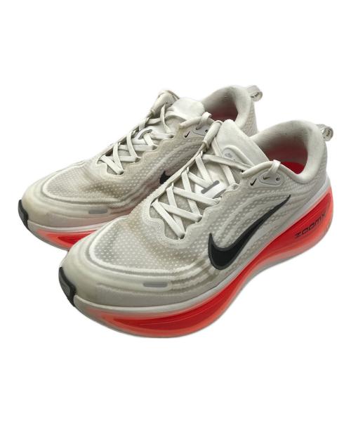NIKE（ナイキ）NIKE (ナイキ) ローカットスニーカー ボメロ プラス ホワイト×オレンジ サイズ:26.5cmの古着・服飾アイテム