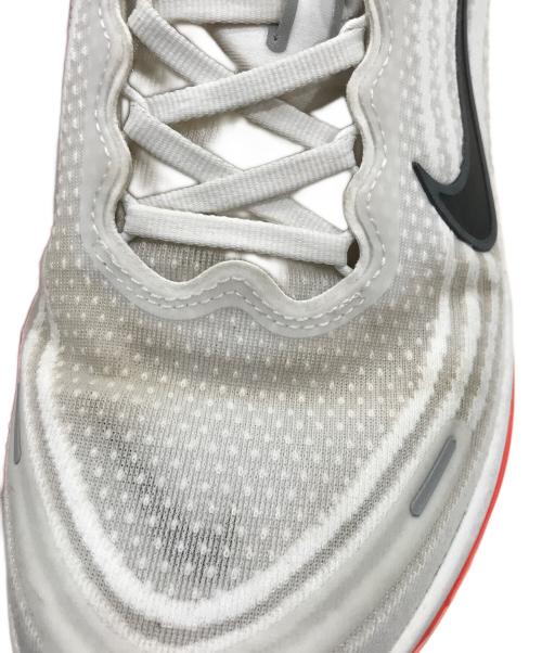 NIKE（ナイキ）NIKE (ナイキ) ローカットスニーカー ボメロ プラス ホワイト×オレンジ サイズ:26.5cmの古着・服飾アイテム