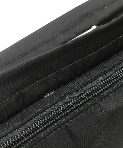 PRADA（プラダ）PRADA (プラダ) トライアングルロゴナイロンウエストバッグ ブラックの古着・服飾アイテム