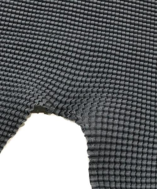 me ISSEY MIYAKE（ミーイッセイ ミヤケ）me ISSEY MIYAKE (ミーイッセイ ミヤケ) プリーツハイネックカットソー グレー サイズ:表記なしの古着・服飾アイテム