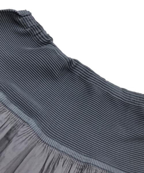 me ISSEY MIYAKE（ミーイッセイ ミヤケ）me ISSEY MIYAKE (ミーイッセイ ミヤケ) プリーツ切替スカート グレー サイズ:表記なしの古着・服飾アイテム