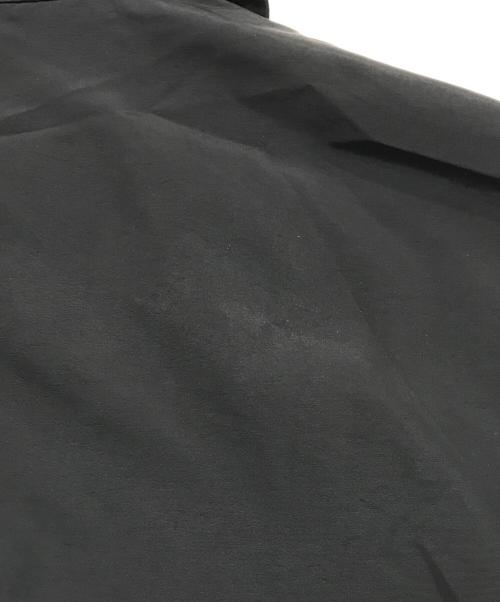 ARMANI COLLEZIONI（アルマーニ コレツィオーニ）ARMANI COLLEZIONI (アルマーニ コレツィオーニ) ナイロンステンカラーコート ブラック サイズ:56の古着・服飾アイテム