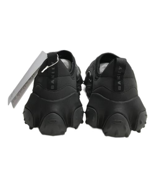 OAKLEY（オークリー）OAKLEY (オークリー) エッジアイコン スパイクレス スリッポン ブラック サイズ:28の古着・服飾アイテム
