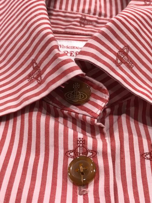 Vivienne Westwood RED LABEL（ヴィヴィアンウエストウッドレッドレーベル）Vivienne Westwood RED LABEL (ヴィヴィアンウエストウッドレッドレーベル) オーブストライプ半袖シャツ レッド サイズ:2の古着・服飾アイテム