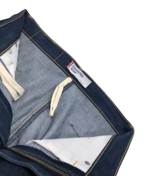 LEVI'S ENGINEERED（リーバイスエンジニアード）LEVI'S ENGINEERED (リーバイスエンジニアード) 立体裁断クロップドデニムパンツ インディゴ サイズ:Sの古着・服飾アイテム
