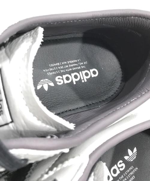 adidas（アディダス）adidas (アディダス) TOKYO DECON Wローカットスニーカー シルバー サイズ:23.0の古着・服飾アイテム