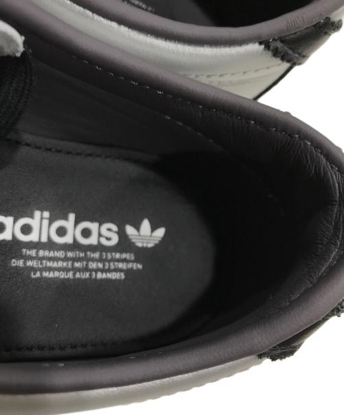 adidas（アディダス）adidas (アディダス) TOKYO DECON Wローカットスニーカー シルバー サイズ:23.0の古着・服飾アイテム