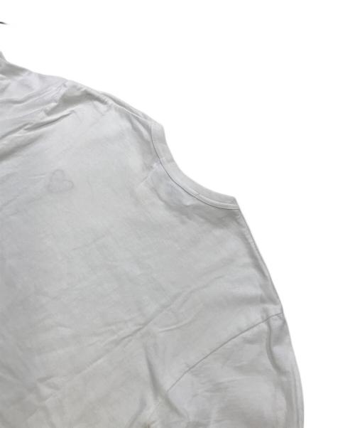 PLAY COMME des GARCONS（プレイコムデギャルソン）PLAY COMME des GARCONS (プレイコムデギャルソン) T-Shirt With Red Emblem/半袖Tシャツ ホワイト サイズ:Mの古着・服飾アイテム