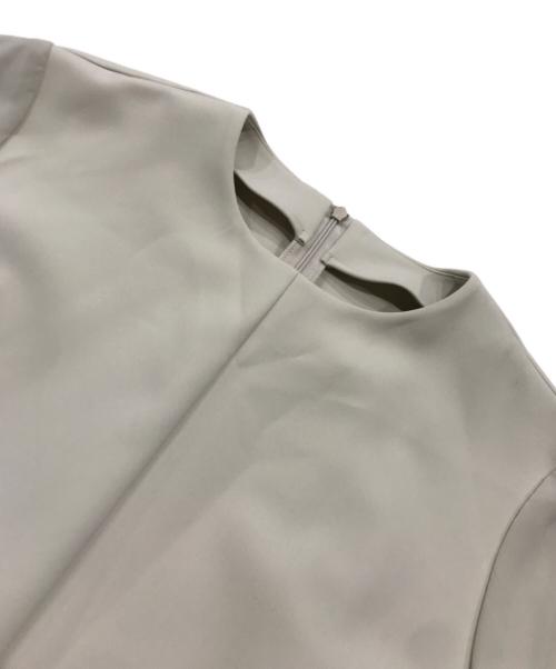 SOEJU（ソージュ）SOEJU (ソージュ) ストレッチファイン袖切替ワンピース アイボリー サイズ:Mの古着・服飾アイテム