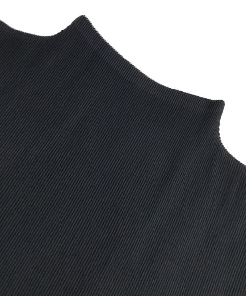 PLEATS PLEASE（プリーツプリーズ）PLEATS PLEASE (プリーツプリーズ) ショートスリーブモックネックプリーツカットソー ブラック サイズ:3の古着・服飾アイテム