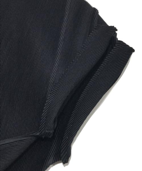 PLEATS PLEASE（プリーツプリーズ）PLEATS PLEASE (プリーツプリーズ) ショートスリーブモックネックプリーツカットソー ブラック サイズ:3の古着・服飾アイテム