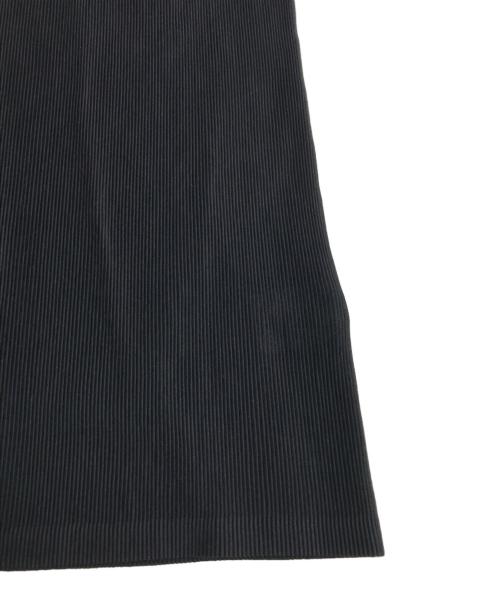 PLEATS PLEASE（プリーツプリーズ）PLEATS PLEASE (プリーツプリーズ) ショートスリーブモックネックプリーツカットソー ブラック サイズ:3の古着・服飾アイテム