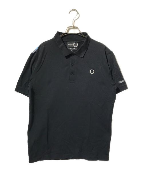 FRED PERRY（フレッドペリー）FRED PERRY (フレッドペリー) RAF SIMONS (ラフシモンズ) バッグフォトプリントポロシャツ ブラック サイズ:Lの古着・服飾アイテム