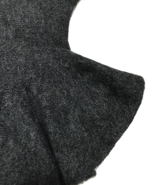 PLUS OTO.HA（プラスオトハ）PLUS OTO.HA (プラスオトハ) ペプラムセットアップ グレー サイズ:表記無しの古着・服飾アイテム