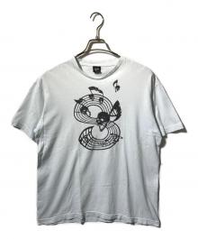 stussy（ステューシー）の古着「音符スカルSロゴプリントTシャツ」｜スカイブルー