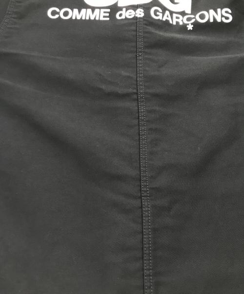 GOOD DESIGN SHOP COMME des GARCONS（グッドデザインショップ コムデギャルソン）GOOD DESIGN SHOP COMME des GARCONS (グッドデザインショップ コムデギャルソン) バックプリントコットンコート ブラック サイズ:Sの古着・服飾アイテム