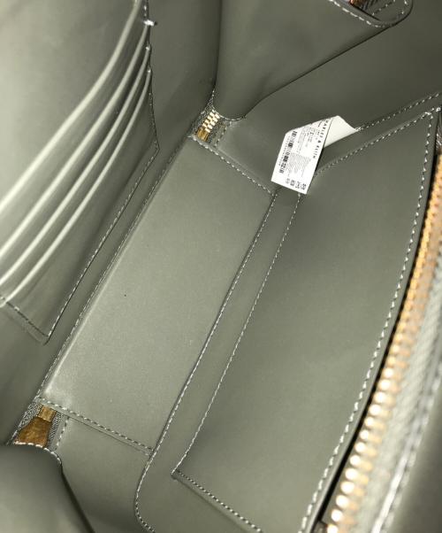 CHARLES & KEITH（チャールズアンドキース）CHARLES & KEITH (チャールズアンドキース) ダブルジップクロスボディバッグ グリーンの古着・服飾アイテム